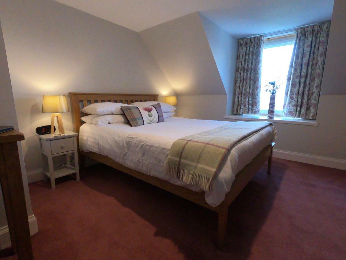 Bed and Breakfast Taigh Rob à Portree Extérieur photo